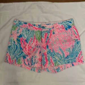 Never worn like new Lilly Pulitzer Callahan shorts size 14